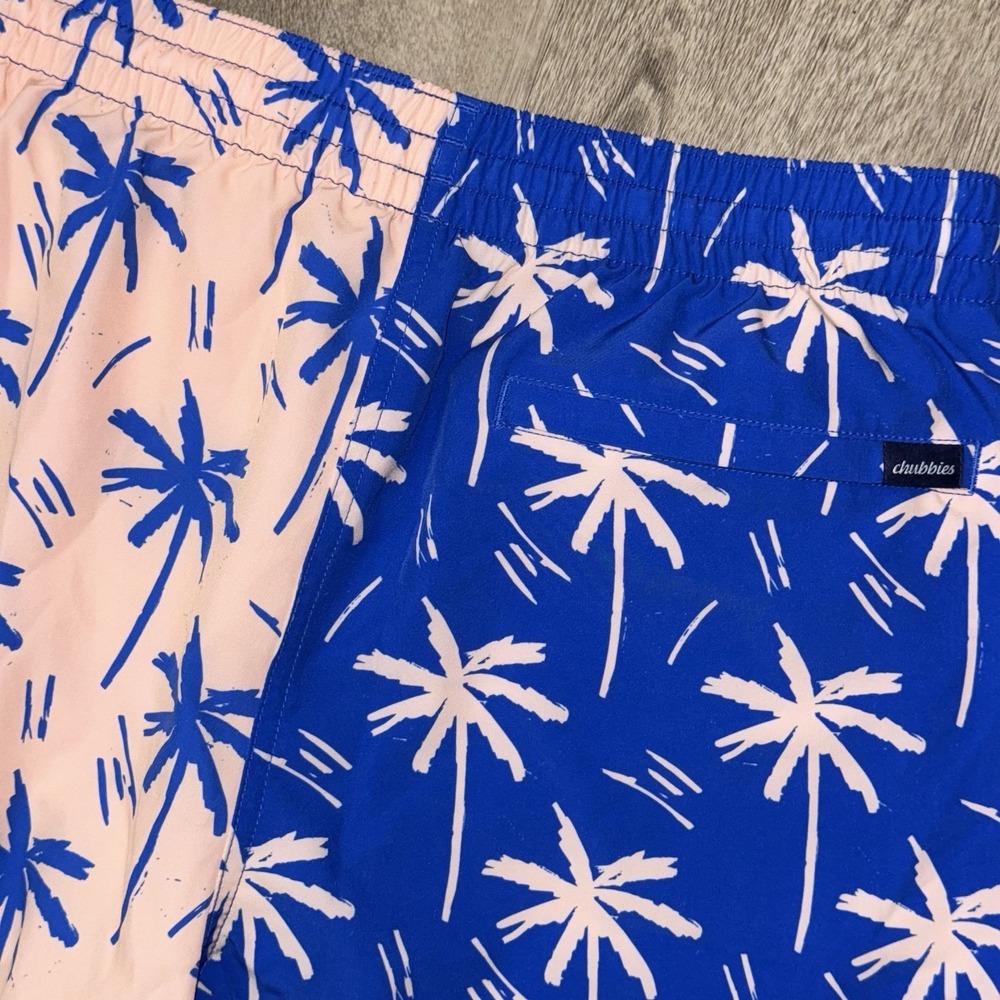 Chubbies Classic Swim Trunks 5.5" Men's XL Blue Pink Palms Lined Stretch